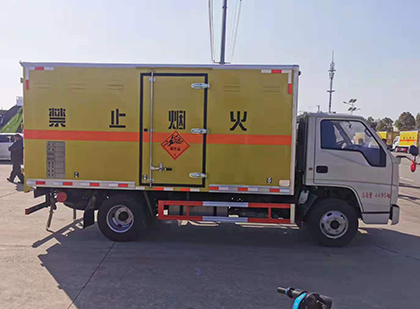 平武爆破器材运输车